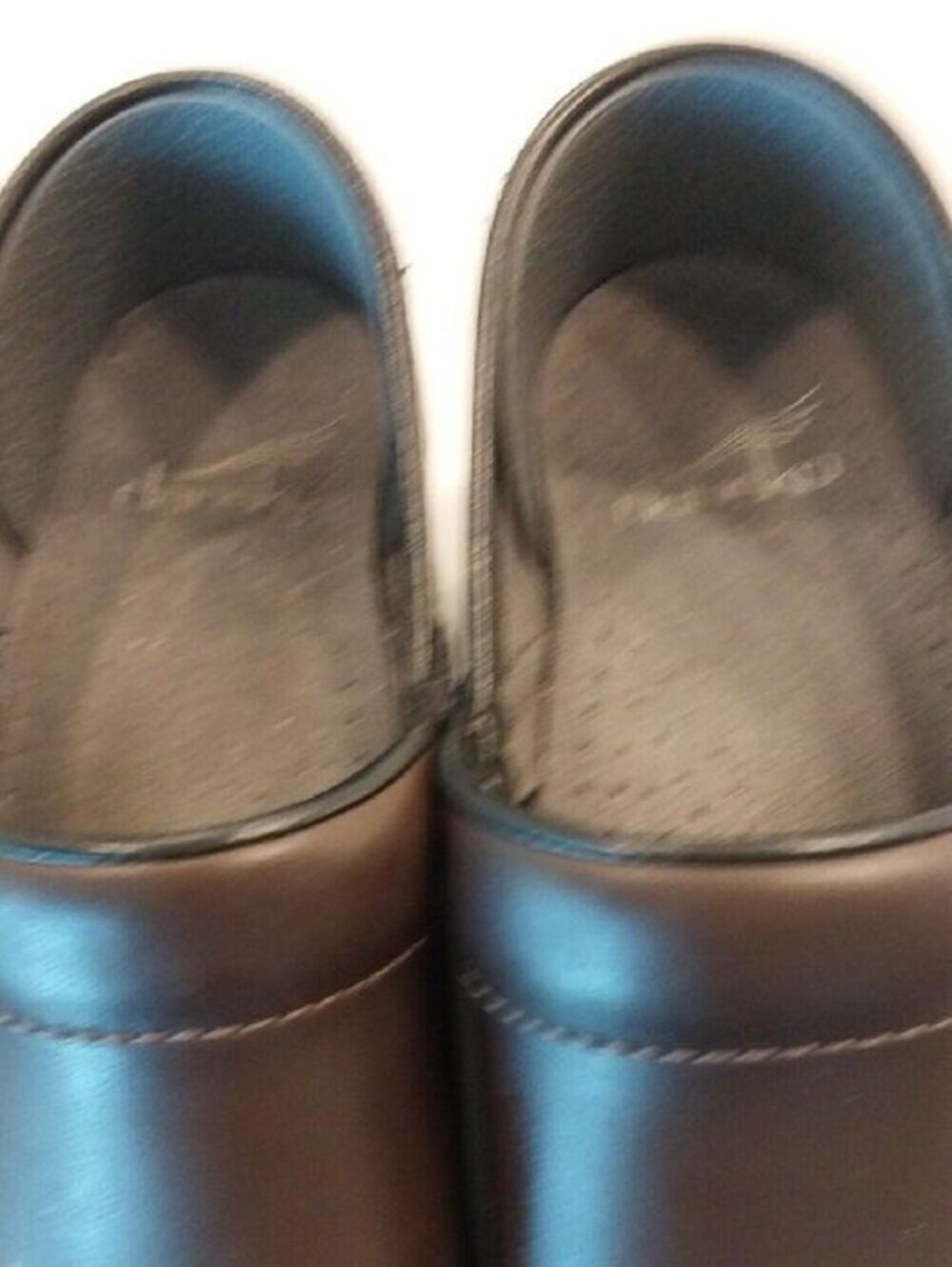 Dansko Brown And Black Leather Clogs...SIZE 6...ALMOST NEW !! - Picture 3 of 6